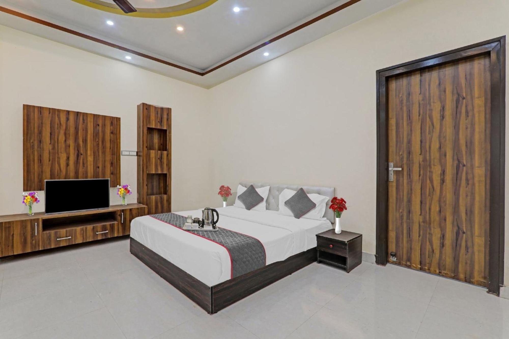 Townhouse Relax Inn Chinhat Luaran gambar